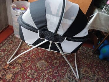 nenniler: Oğlan və qız üçün, Dördbucaq, Beşik, Yellənmə mexanizm ilə — 1