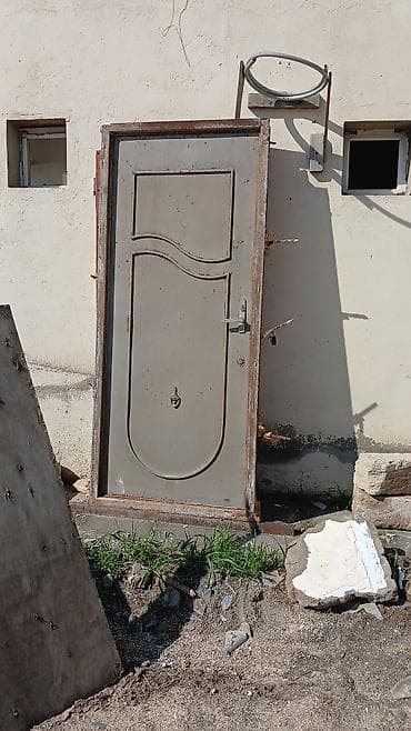 Dəmir giriş qapısı və qutusu (karkasla birlikdə) - Material: tam