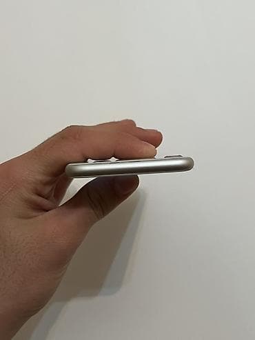 yeni iphone 5s: IPhone 8, 64 GB, Gümüşü, Barmaq izi — 3