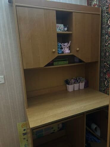 kreditle perdeler: Künc masa, Stulsuz, Polkalı, Siyirməsiz, Teksturalı laminat — 1