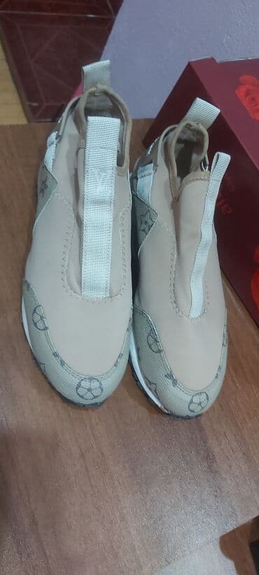 Ölçü: 36, rəng - Bej, İşlənmiş