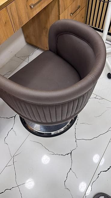 salon üçün: 4 eded Kreslo 1 ededi 150 azn unvan Nərimanov 9899 Ayten🌛Salon — 1