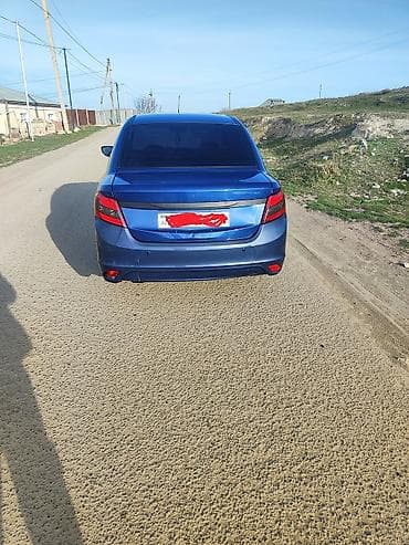 niva stoplari rcd: Mavi rəngli sedan avtomobil Xüsusiyyətlər: barter maraqlıdır - — 1