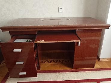 Düz masa, Stulsuz, Polkalı, Siyirməli, Taxta — 1