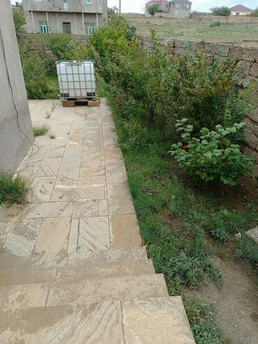 ələt qəsəbəsi: Satılır: geniş və işıqlı mənzil interyeri otag sayı 6tıdır,2 — 10