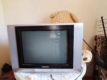 panel cit: Panasonic CRT televizor - Ekran: təxminən 21–25 düym diaqonal, düz ön — 1