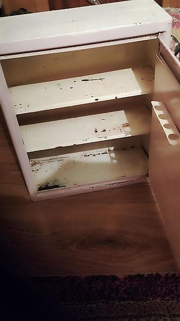 ODiqqət Sovet dövründən qalmldimi dəmir tibb qutusu. Cox davamlı