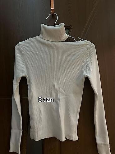stringer alt geyimi: Ağ rəngli qadın köynəyi – boğazlı (turtleneck) model. - Material — 1