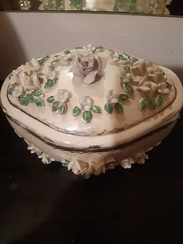 aksesuar qabi: Dekorativ qapaqlı keramika qab - Material: şirli keramika/porcelan - — 1