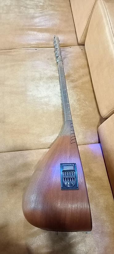 CD, DVD disklər və kassetlər: Yaxşı vəziyyətdədir 2 simi yoxdu. bağlama alıram deyə satıram qiymət — 1