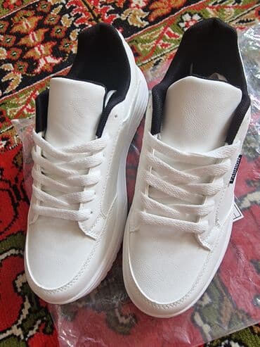 reebok ağ qaçış üçün qadın krossovkaları: Ölçü: 38, rəng - Ağ, Yeni — 1