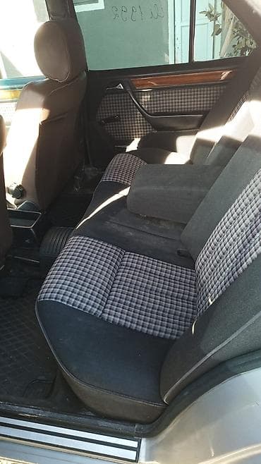 e220 turbo az: Mercedes-Benz W124: 2.5 l | 1992 il Sedan — 9