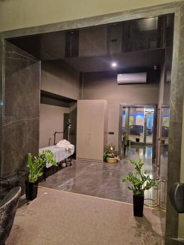 xacmaz obyekt: 28 may metrosuna yaxin yerləşən ümumi sahəsi 80 kv,m olan, salon — 4