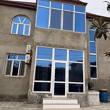 bayilda ev satilir: 7 otaqlı, 270 kv. m, Yeni təmirli — 2