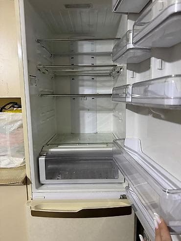 Компьютеры, ноутбуки и планшеты: Б/у 2 двери Samsung Холодильник Продажа, цвет - Бежевый — 3