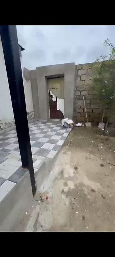 saray mtk ev satilir: Saray Üzümlukde 522 masurut yolunda 3 otağlı əşyalı. Isdeyen olsa — 2