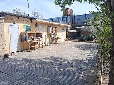 1 комнатная квартира студия: Satılır: həyət evi və geniş torpaq sahəsi 5 otaqlı 8 sot ərazi - — 3