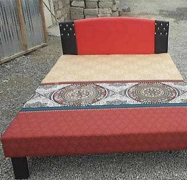 Kravat Təzə hazırları var Çatdırılma münasib qiymətə Rəng seçimi var