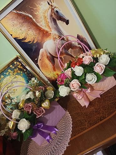 Hədiyyəlik dekorativ güllərdən ibarət kompozisiyalar - Zərif “çanta”