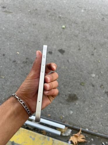 купить мини холодильник бу: IPhone 13, Белый, Беспроводная зарядка — 3