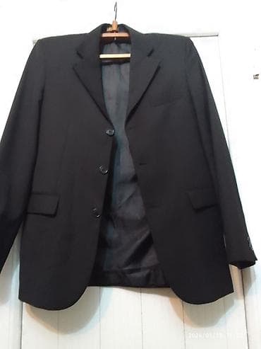 Klassik qara kişi pencəyi - Model: iki düyməli, klassik kəsim - Rəng