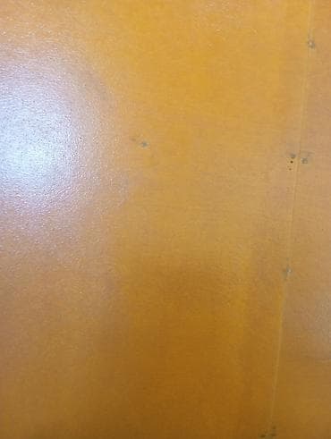 moyka hamam: Sarı-qəhvəyi rəngdə taxta panel/kontrplak səthi. - Material: taxta — 1