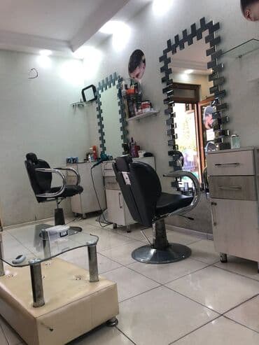 Salon mebeli satilir 2dəst güzgü,kreslo,şkaf 350m 2 dest 600 man lalafo.az -da Salon mebeli satilir 2dəst güzgü,kreslo,şkaf 350m 2 dest 600 man