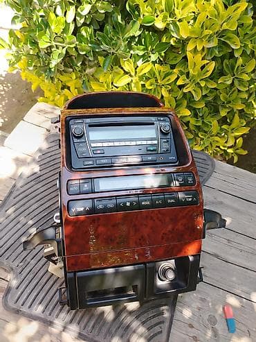 maqnitofon: Komplekt tərkibi: - Orijinal Toyota CD/MP3 radio maqnitofon (FM/AM — 3