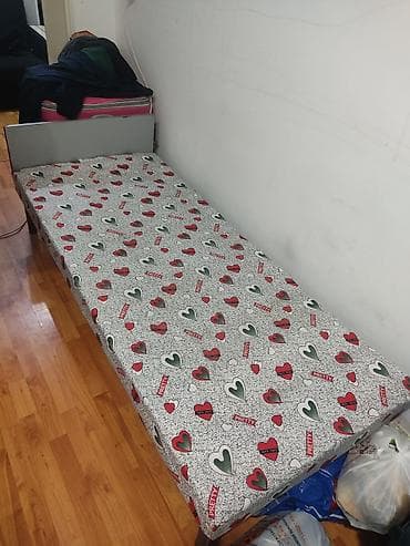 bazali tek carpayilar: Təknəfərlik çarpayı, Matras ilə, Siyirməsiz — 1