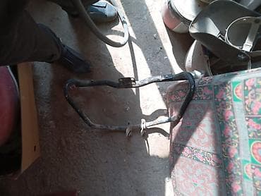 moto duqa: Moped/motosiklet üçün ön qoruyucu dəmir (krash-bar). Xüsusiyyətlər: - — 1