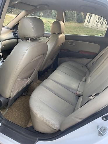 elantra təkər: Hyundai Elantra sedan – ağ rəng, 4 qapı, şəhər və tras üçün praktik — 10