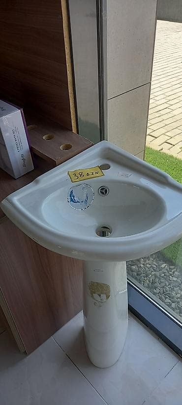 ucuz parça: Guşə tipli pedestal lavabosu - Material: keyfiyyətli santexnika — 1