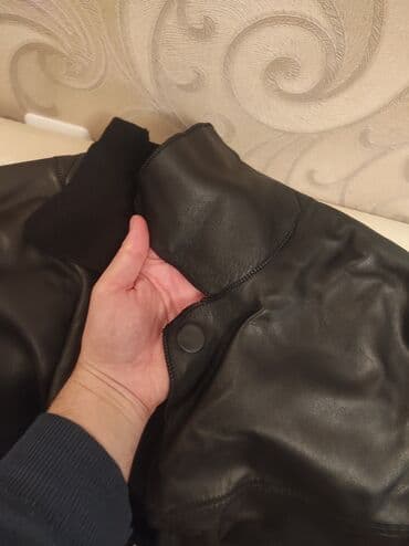 dəri gödəkçələr: Kişi üst geyimləri.
Hər biri 20 azn — 7