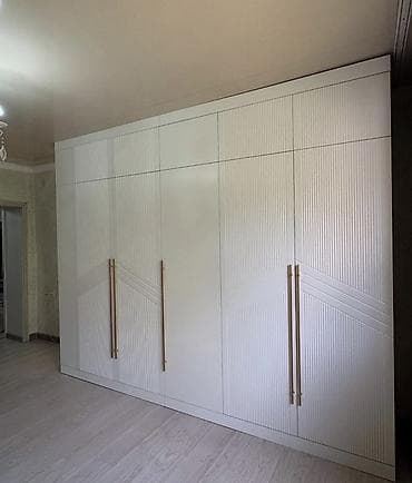 Mebel dəsti – quraşdırılmış dolab və LED güzgülü konsol - Dizayn