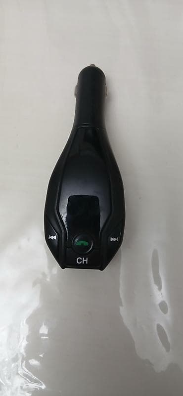 Dinamiklər və sabvuferlər: Avtomobil üçün FM transmitter və Bluetooth adapteri Xüsusiyyətlər: - — 4