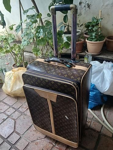 LOUIS VUITTON brendi olan təkərlı, teleskopik tutacaqlı böyük tutumlu — 4