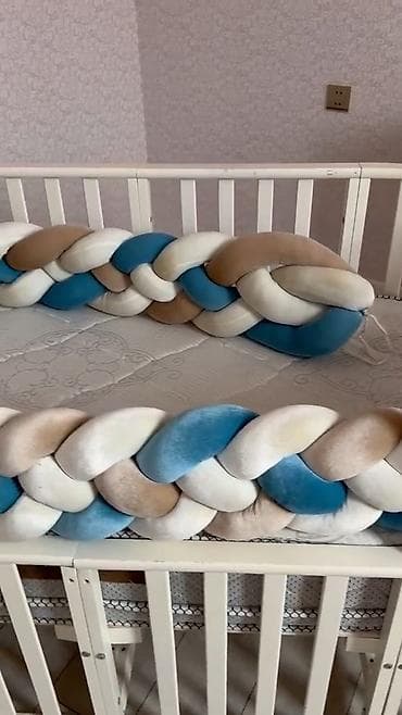 Oval uşaq beşiyi və ortopedik döşək dəsti - Forma: oval, müasir