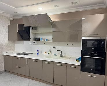 Metbex mebeli satilir 630azn.Olcu 4 metr.Uzeri mermer.Uzerinde mermer