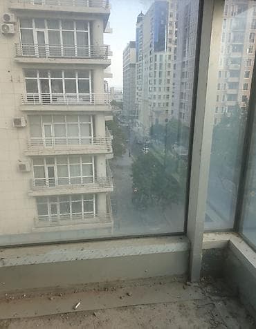 mansarli heyet evleri: Satılır: iki səviyyəli geniş ofis/kommersiya sahəsi - Planlaşdırma: 2 — 6