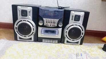 Физика: Livstar musiqi mərkəzi, radio və kaset oxuma funksiyalarına malikdir — 1