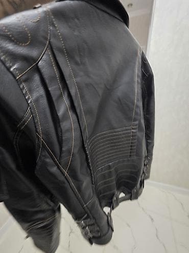 renge rover: Qara dəri motosiklet gödəkçəsi – ölçü M - Material: qara dəri — 3