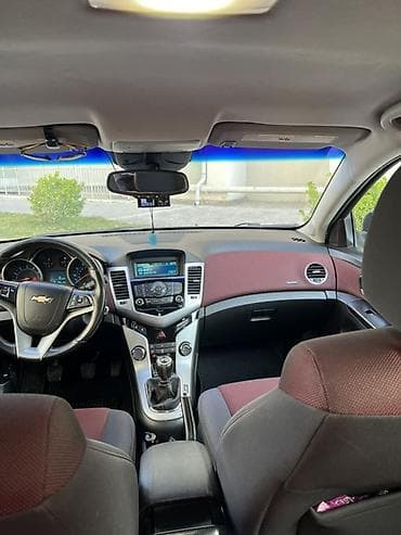 sevrolet aveo: Chevrolet Cruze: 1.4 l | 2012 il 240000 km Sedan — 6