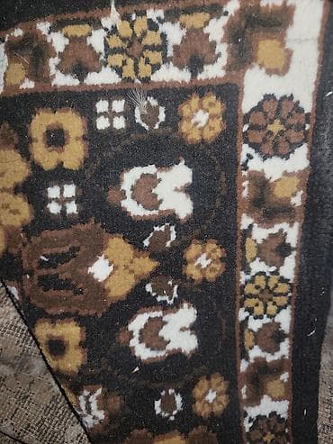 tek carpayi sekilleri: Metal çarpayı karkası və taxta başlıqlar + 3 xalça dəsti Məhsul — 3