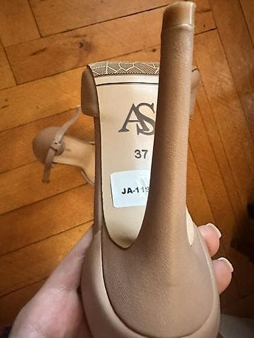 Adiller Shoes brendinin qadın ayaqqabısı Bu ayaqqabı Türkiyədən lalafo.az -da Adiller Shoes brendinin qadın ayaqqabısı Bu ayaqqabı Türkiyədən
