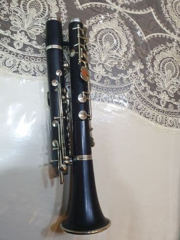 Саксофоны: A klarnet 6 açko 1100 . 4 açko 900 azn əla vəziyətdə kök prablem — 3