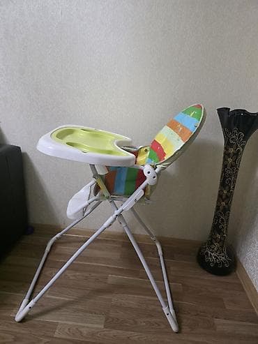 Uşaq stolu. İşlənmişdir. Dəmirdir. Rahat qatlanır, az yer tutur