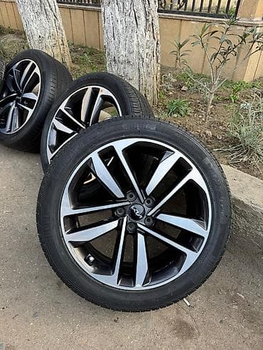 Kiya Hunday 19” yüngül lehimli disk və təkər komplekti - Disklər: 5 lalafo.az -da Kiya Hunday 19” yüngül lehimli disk və təkər komplekti - Disklər: 5