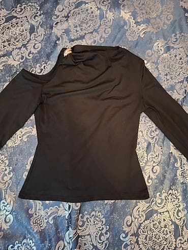 partalar: Qara rəngli qadın köynəyi/bluzu - Model: asimmetrik kəsimli, bir — 1