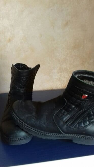 barya ayakkabı: Təmiz dəri botinkadi içi yun. Heç bir yerində çıriğı yoxdur. 80 — 1