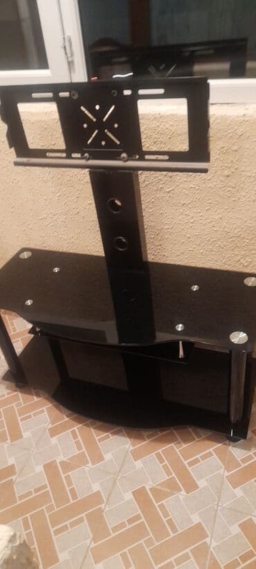 İşlənmiş, Düz TV altlığı, Polkalı, Şüşəli